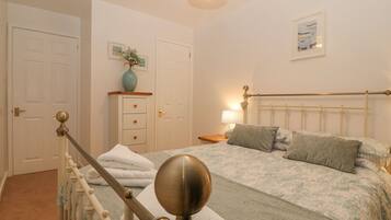 3 bedrooms, individually decorated, individually furnished, free WiFi