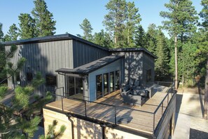 Terrace/patio - Spacious 3,900+ Sq. Ft. Lodge with Large Upper-Level Deck, Walk to Clubhouse! (Lead)