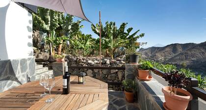 Holiday Home "Casa Tajaraste 1" with Sea & Mountain Views, Private Terraces, Wi-Fi