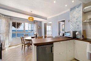 Refrigerador, horno, parrilla de estufa y lavavajillas 