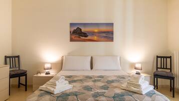 2 chambres, fer et planche Ă repasser, Wi-Fi gratuit, draps fournis