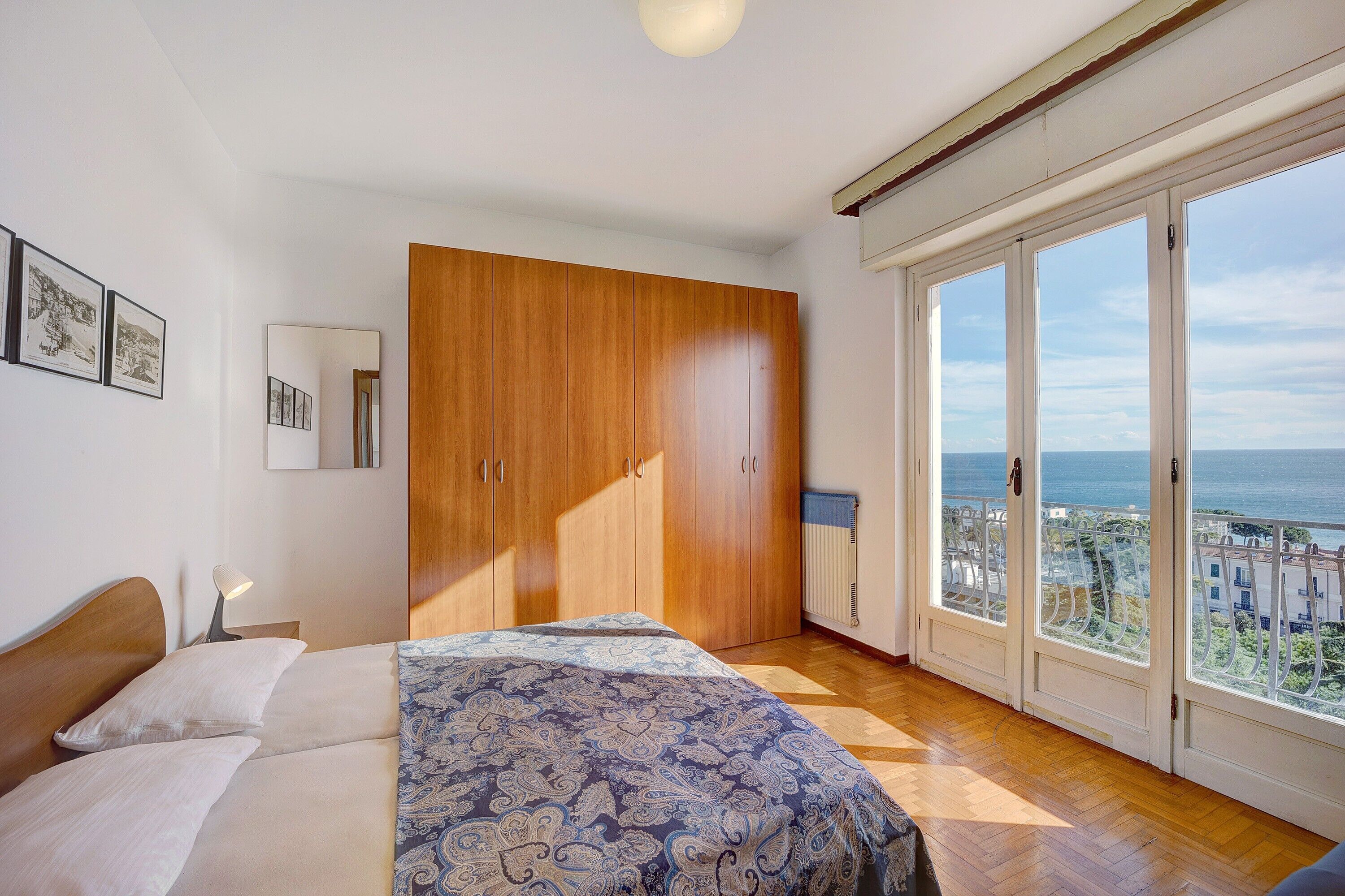 2 多间卧室、熨斗/熨衣板、床单