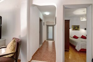 2 habitaciones, tabla de planchar con plancha y wifi gratis 