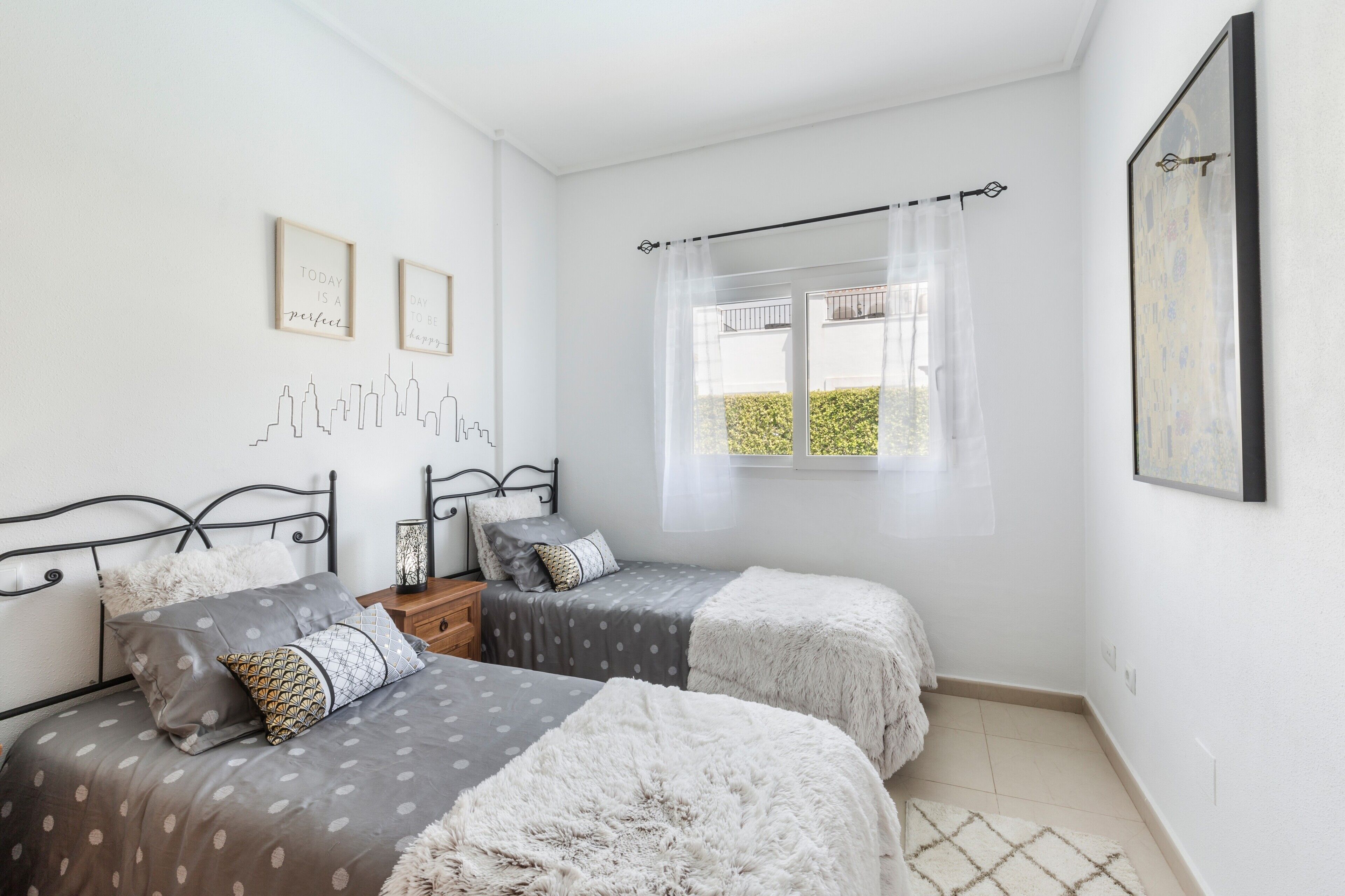 2 dormitorios, tabla de planchar con plancha, wifi gratis y ropa de cama