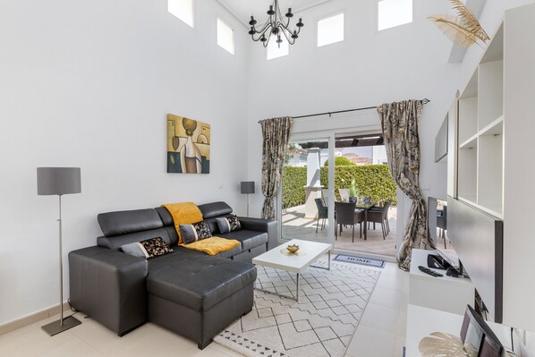 Fernseher, Stereoanlage