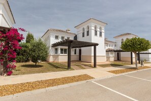 Exterior - Villa 'La Torre Lenguado' with Private Pool, Wi-Fi and Air Conditioning (Torre Pacheco)