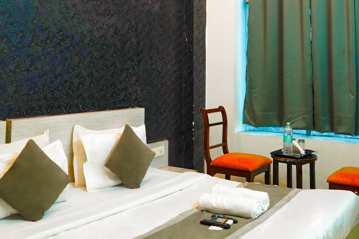 واي فاي مجانًا وملاءات أسرّة
