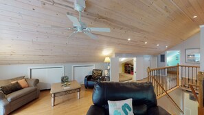 House, 4 Bedrooms | Interior