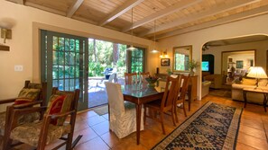 Casa, 3 habitaciones | Restaurantes