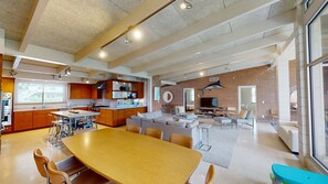 Cottage, 5 Bedrooms | Dining