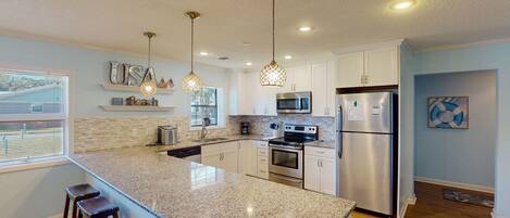 منزل - ٤ غرف نوم | مطبخ خاص | ثلاجة، فرن، ماكينة لصنع القهوة/الشاي، محمصة خبز