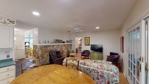House, 3 Bedrooms | Dining - Jekyll Escape 3 Bedroom Home (Jekyll Island)
