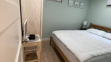 2 habitaciones, escritorio, tabla de planchar con plancha y wifi gratis