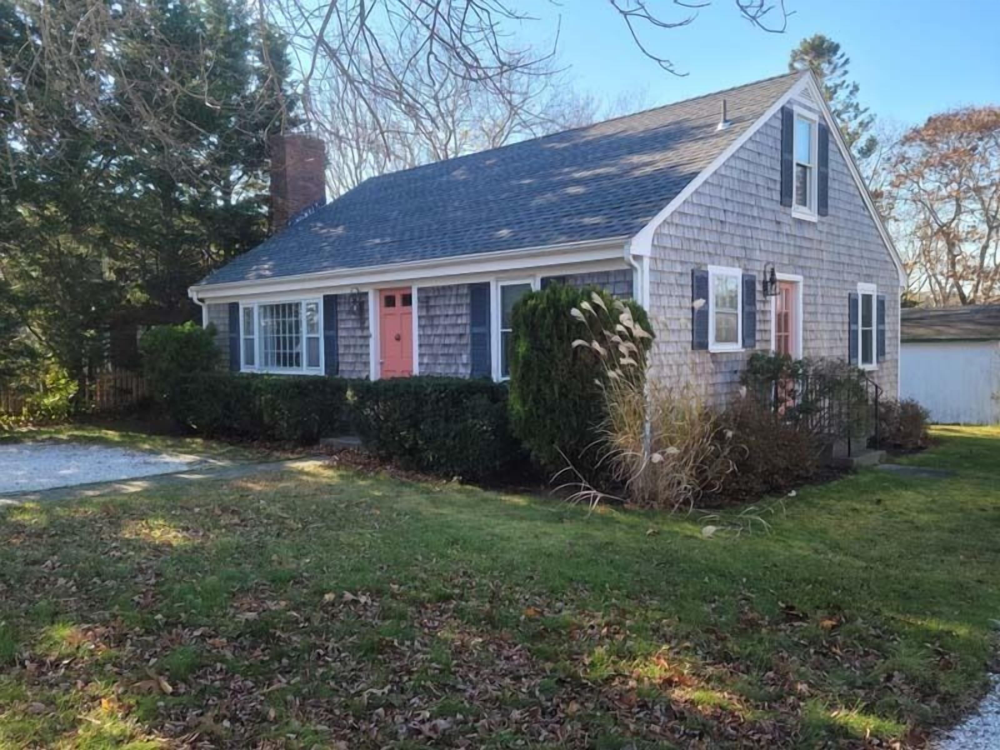 Quaint Cape Cod Home Close to the Beach (2291)