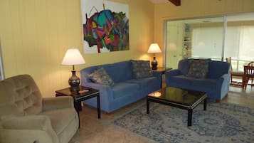 Duplex, 3 Bedrooms | Living area | Smart TV