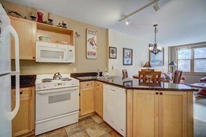 Condo, 1 Bedroom | Private kitchen | Fridge, oven, coffee/tea maker, toaster - Silver Mill 8173-1br-walk To Slopes! Kids Ski Free! 1 Bedroom Condo by RedAwning (Keystone)