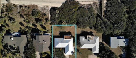 House, 4 Bedrooms | Beach
