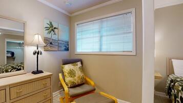 Duplex, 4 Bedrooms | 4 bedrooms, iron/ironing board, free WiFi