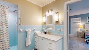 Bathroom - Beachy Sisters B 4 Bedroom Duplex (Jekyll Island)