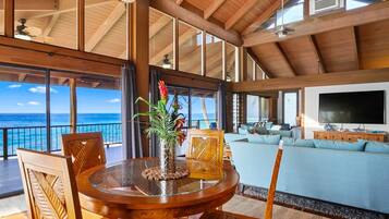 House, 1 Bedroom | Dining