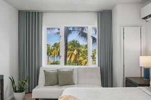 1 Schlafzimmer, Schreibtisch, Bügeleisen/Bügelbrett, Reisekinderbett