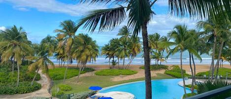 Infinity-Pool, Schwimmbecken