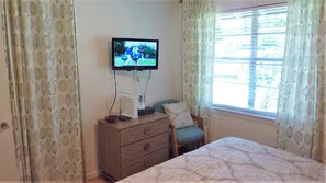 Duplex, 2 Bedrooms | 2 bilik tidur, seterika/papan seterika, Wi-fi percuma