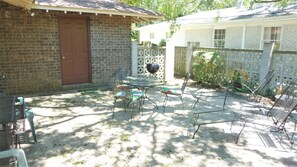 Duplex, 2 Bedrooms | Outdoor dining - Ariel West Duplex 2 Bedroom Duplex (Jekyll Island)