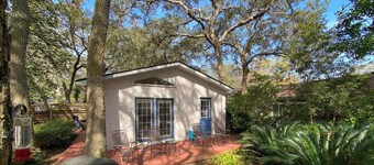 AZALEA COTTAGE DUPLEX 2 Bedroom 2 Bath