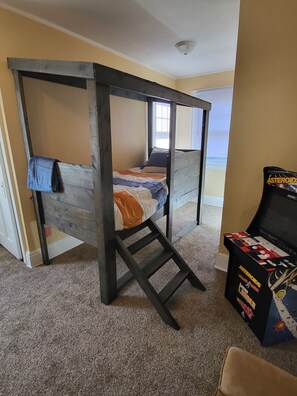 4 habitaciones, escritorio, wifi gratis y ropa de cama 