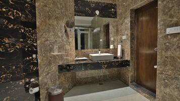 Premium Double Room | Bathroom