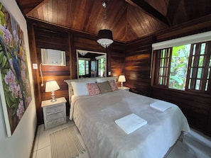 Deluxe Cabin | Egyptian cotton sheets, premium bedding, down comforters, pillowtop beds