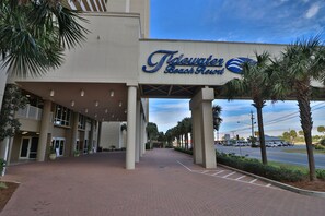 Exterior - Tidewater Low 1st Flr 2 BR+Bunks 3 BA w/ BEACH CHAIRS! (Panama City Beach)