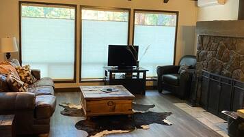 Smart TV, fireplace, DVD player