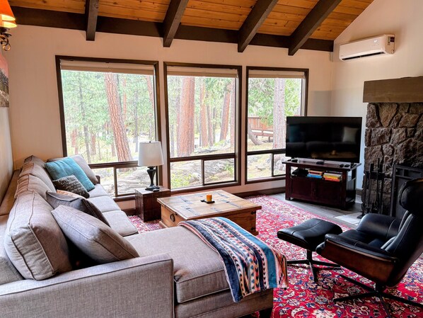 Smart TV, fireplace, DVD player