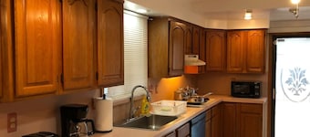 Private house with 4 bedrooms and 2 bathrooms and direct NYC Manhattan train only 10 minute walk away