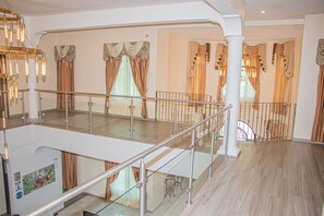 Smart TV de 32 pulgadas con canales digitales, una televisión