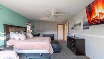 4 bedrooms, desk, iron/ironing board, free WiFi