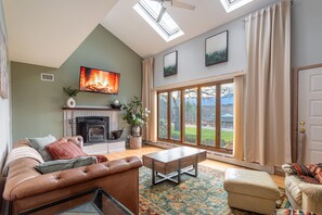 Smart TV, fireplace, foosball, table tennis