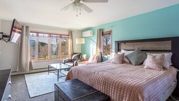 4 bedrooms, desk, iron/ironing board, free WiFi