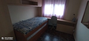 4 bedrooms, bed sheets