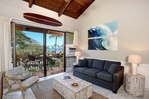 Smart TV - Ocean views! 180 Steps to Beach! (Kihei)