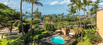 Ocean views! 180 Steps to Beach!