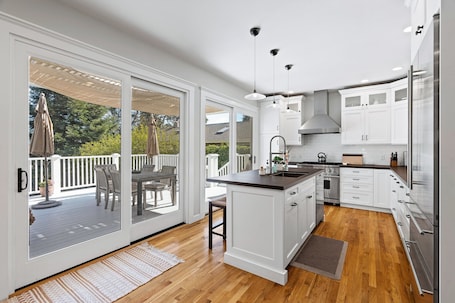Fridge, microwave, oven, stovetop. 5BR Santa Cruz Beach House — Steps to Twin Lakes Beach - Deck & Yard - Sleeps 12