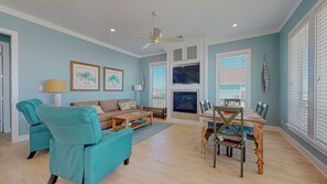 Smart TV, DVD player - Rancho Azul: 3 BR, 2 BA House in Crystal Beach, Sleeps 10 (Bolivar Peninsula)