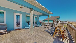Terrace/patio - Rancho Azul: 3 BR, 2 BA House in Crystal Beach, Sleeps 10 (Bolivar Peninsula)