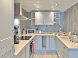 Dishwasher, cookware/dishes/utensils