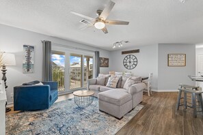 Smart TV - MarBella-Spectacular 3BR/3BA Beachside Condo/Pool (Santa Rosa Beach)