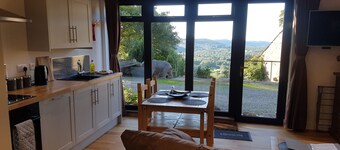 Wastwater Cottage, Modern Studio with amazing views of mountains.