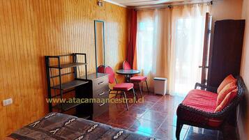 Habitación, 1 cama matrimonial, baño compartido | Ropa de cama